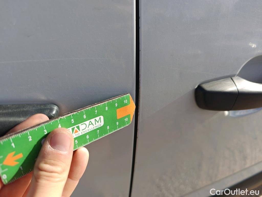  Opel  Combo OPEL  Life / 2018 / 5P / combi 1.5 TD 75kW (100CV) S/S Edition L (IND) #38