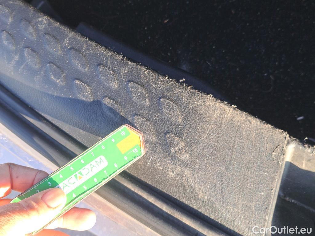  Toyota  C-HR TOYOTA  / 2016 / 5P / todoterreno 1.8 125H Advance (CX) #67