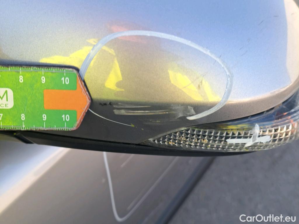  Toyota  C-HR TOYOTA  / 2016 / 5P / todoterreno 1.8 125H Advance (CX) #82