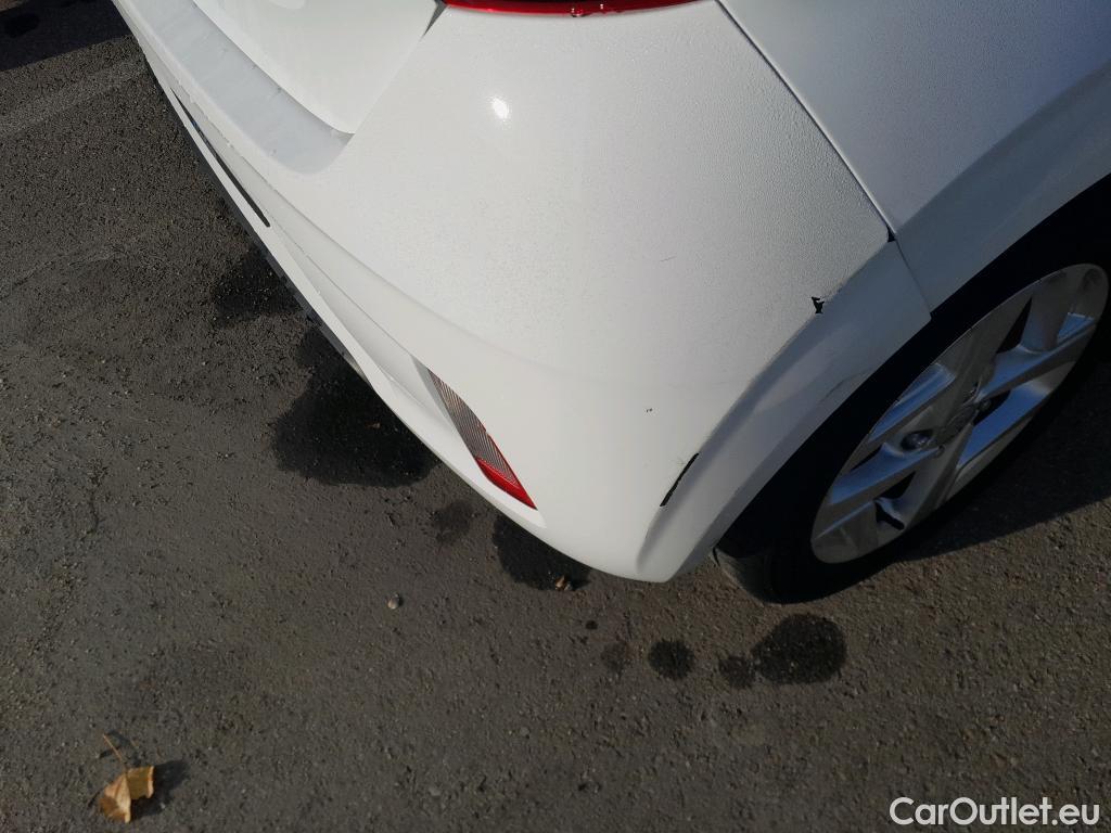  Hyundai  i10 HYUNDAI  / 2020 / 5P / berlina con portón 1.0 Klass #22