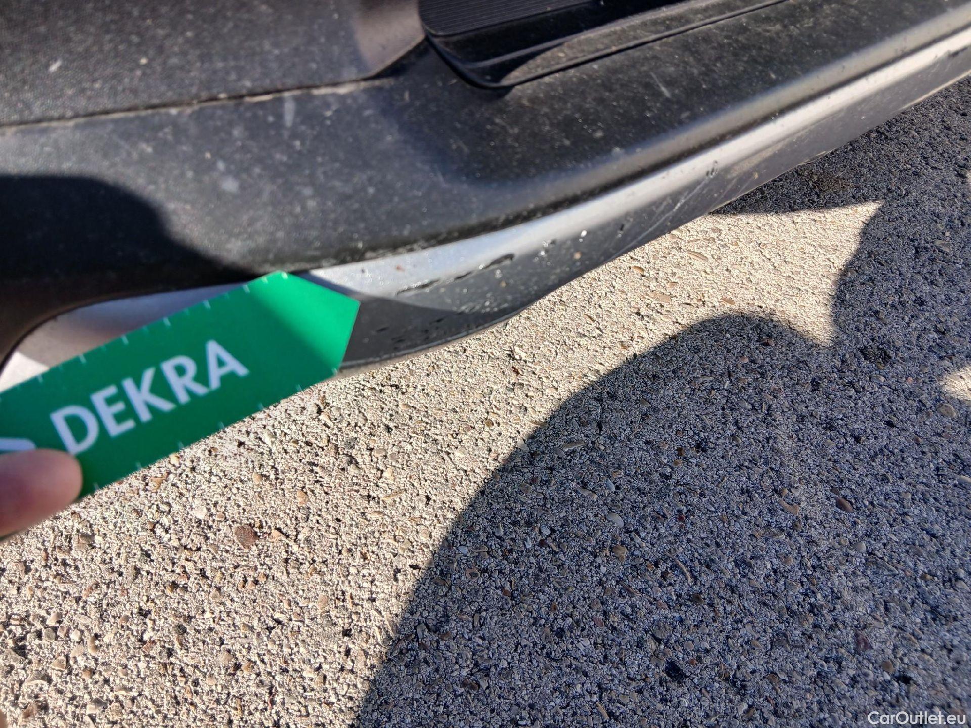  Toyota  RAV4 TOYOTA  / 2018 / 5P / todoterreno 2.5l 220H Advance #4