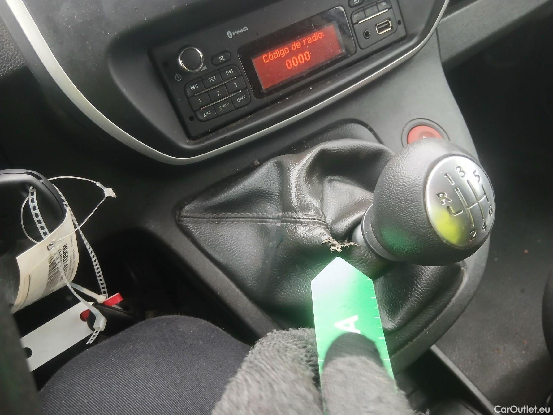  Renault  Kangoo RENAULT  Furgón/2013/3P/furgón derivado de turismo Profesional Blue dCi 70kW (95CV) #46