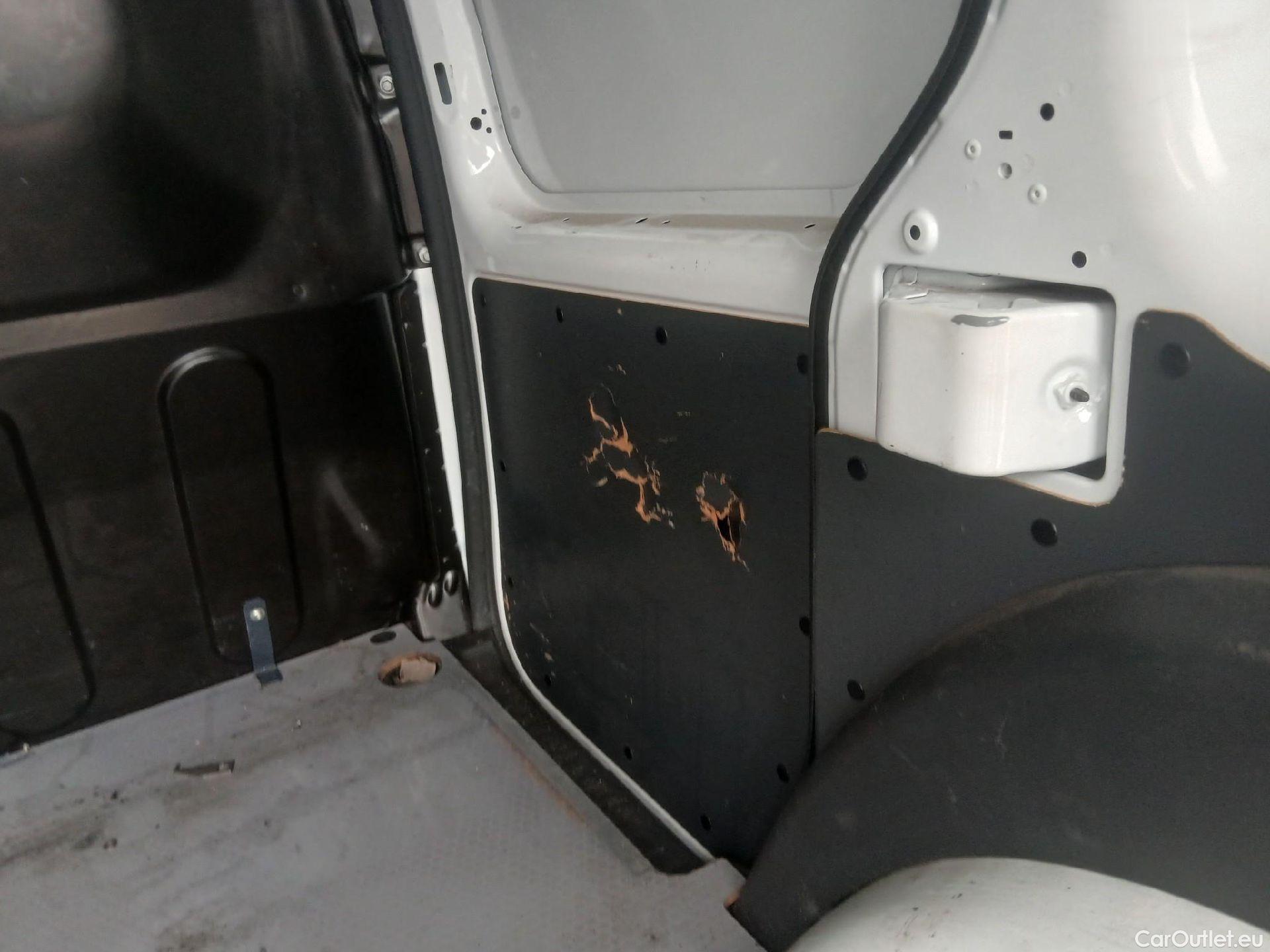  Renault  Kangoo RENAULT  Furgón/2013/3P/furgón derivado de turismo Profesional Blue dCi 70kW (95CV) #40