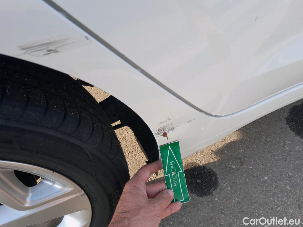  Hyundai  i10 HYUNDAI  / 2020 / 5P / berlina con portón 1.0 Klass #5