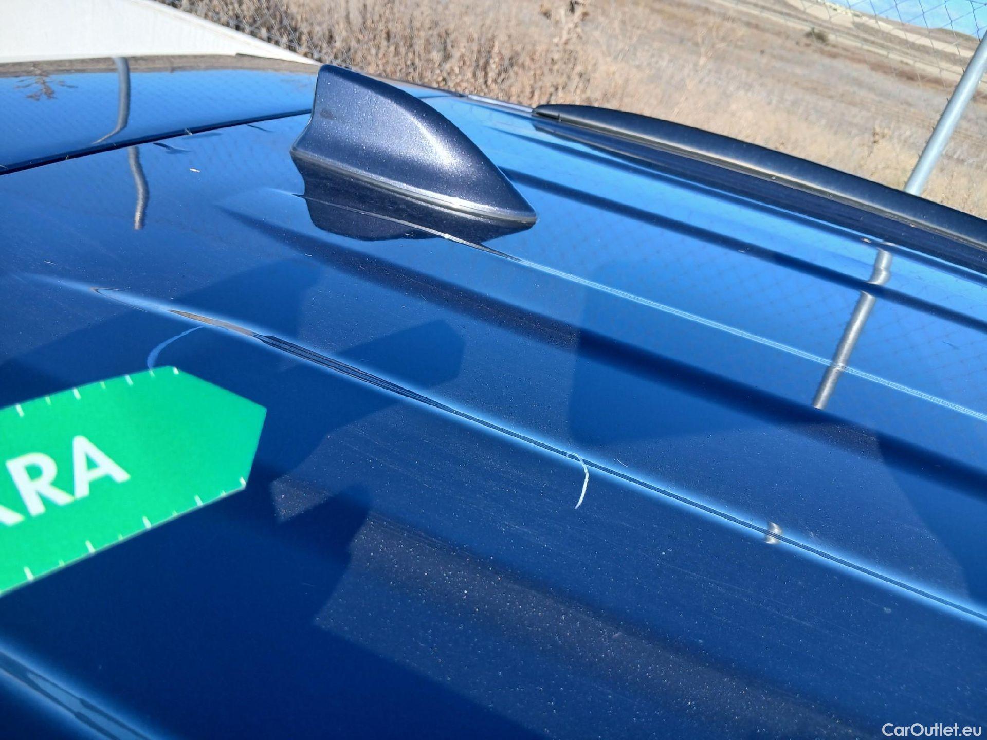  Toyota  RAV4 TOYOTA  / 2018 / 5P / todoterreno 2.5l 220H Advance #26