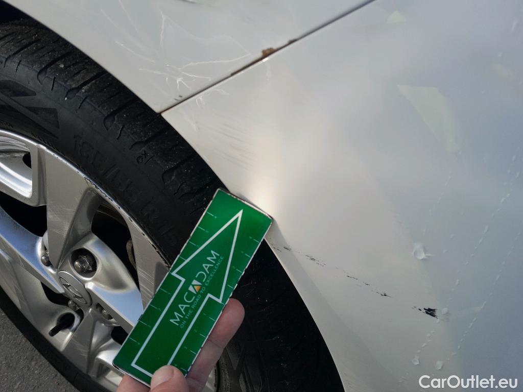  Hyundai  i10 HYUNDAI  / 2020 / 5P / berlina con portón 1.0 Klass #19