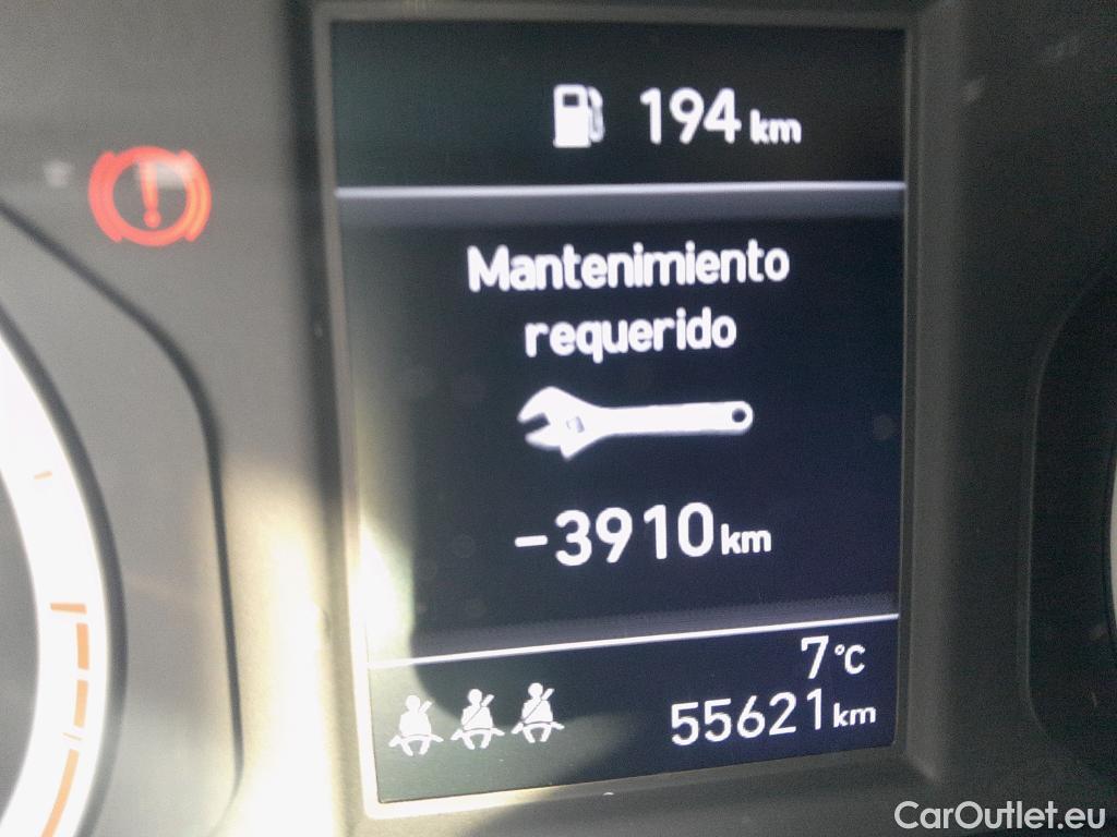  Hyundai  i10 HYUNDAI  / 2020 / 5P / berlina con portón 1.0 Klass #26