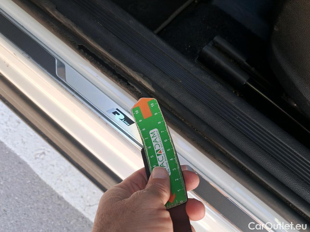  Volkswagen  T-CROSS VOLKSWAGEN  / 2018 / 5P / todoterreno Sport 1.5 TSI 110kW (150CV) DSG #4