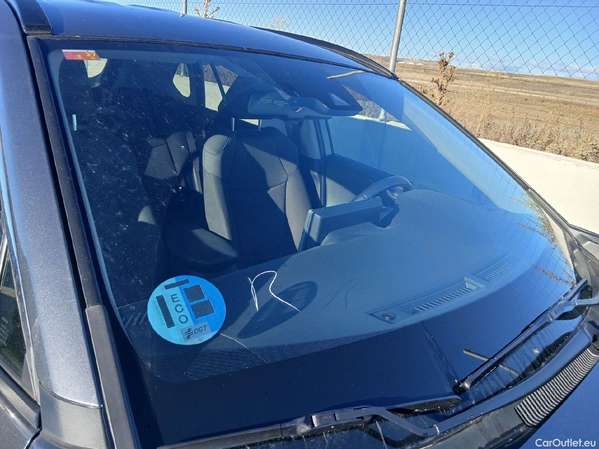  Toyota  RAV4 TOYOTA  / 2018 / 5P / todoterreno 2.5l 220H Advance #1