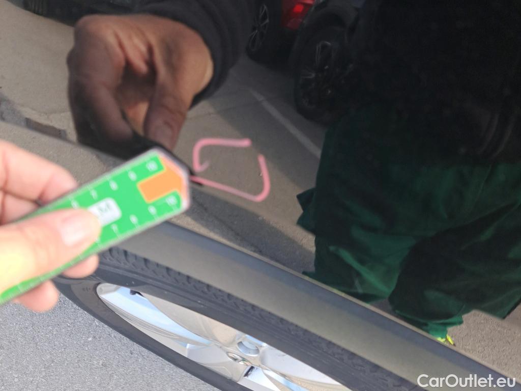  Volvo  XC 40 VOLVO XC40 / 2017 / 5P / todoterreno 1.5 T2 Momentum Core Auto #13