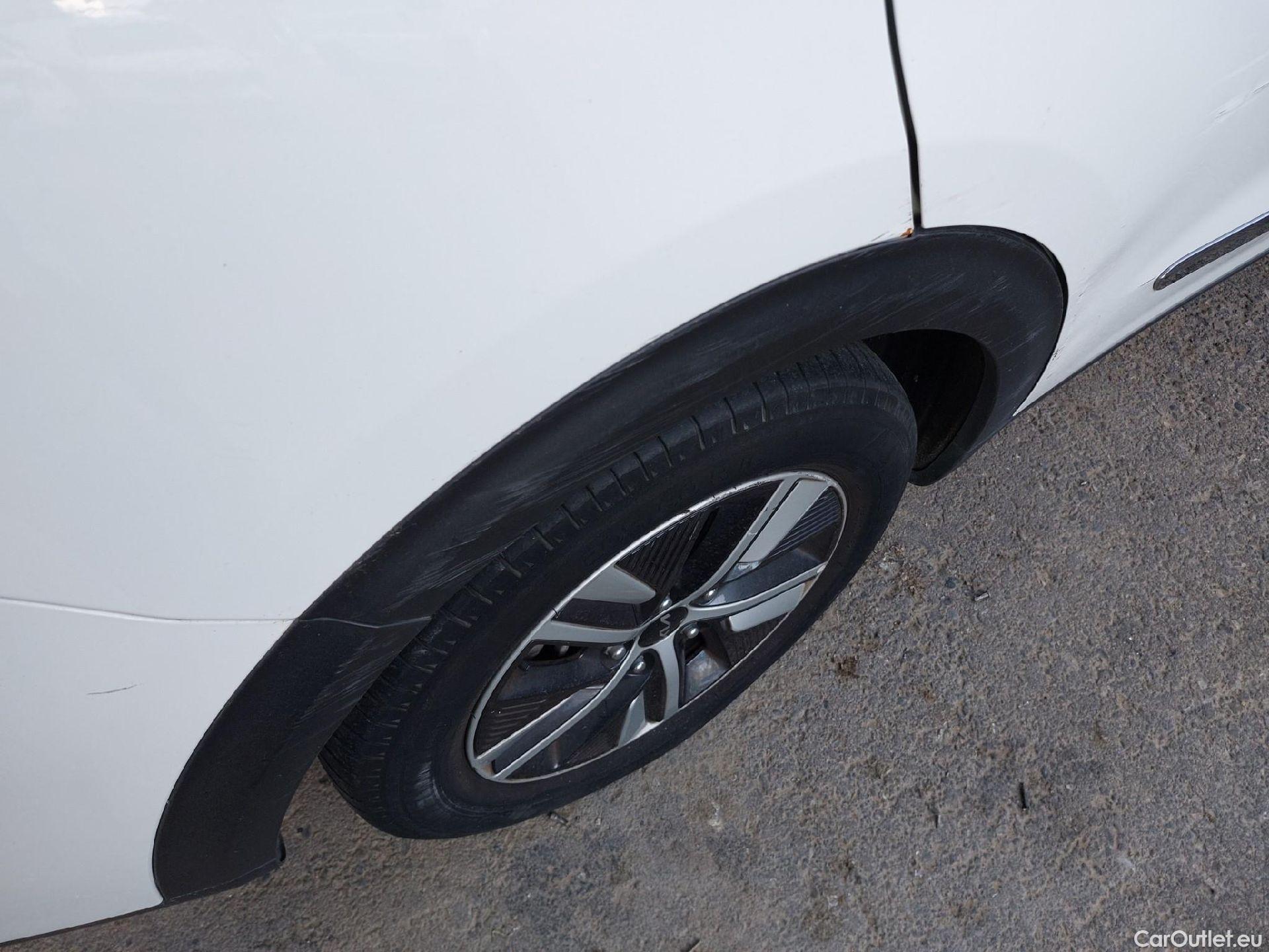  KIA  Niro KIA  / 2019 / 5P / crossover 1.6 GDi PHEV 104kW (141CV) Drive #24