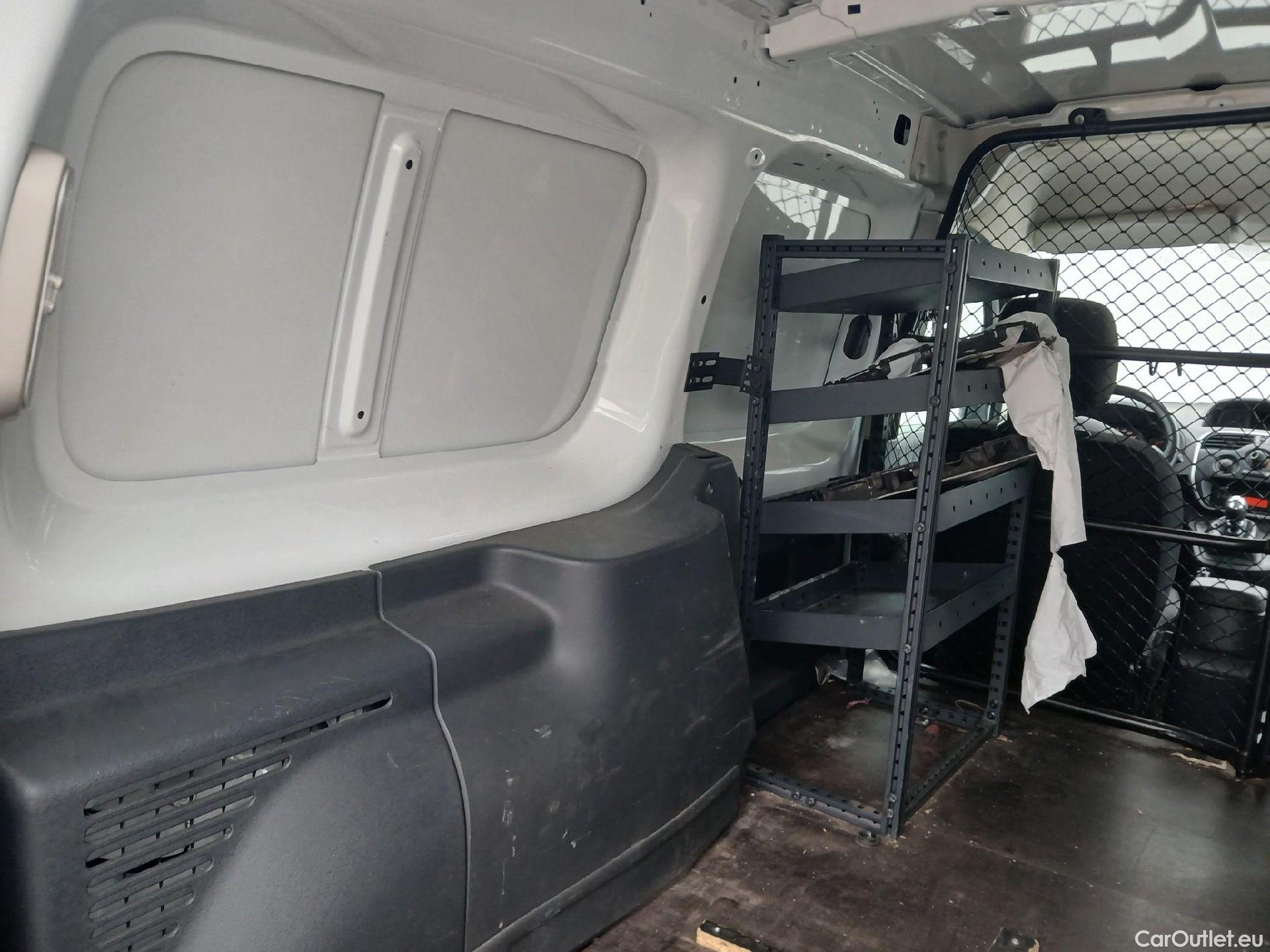  Nissan  NV200 NISSAN NV250 / 2019 / 4P / furgón 2pl 1.5dCi 70 kW (95CV) L2H1 ÓPTIMA #4