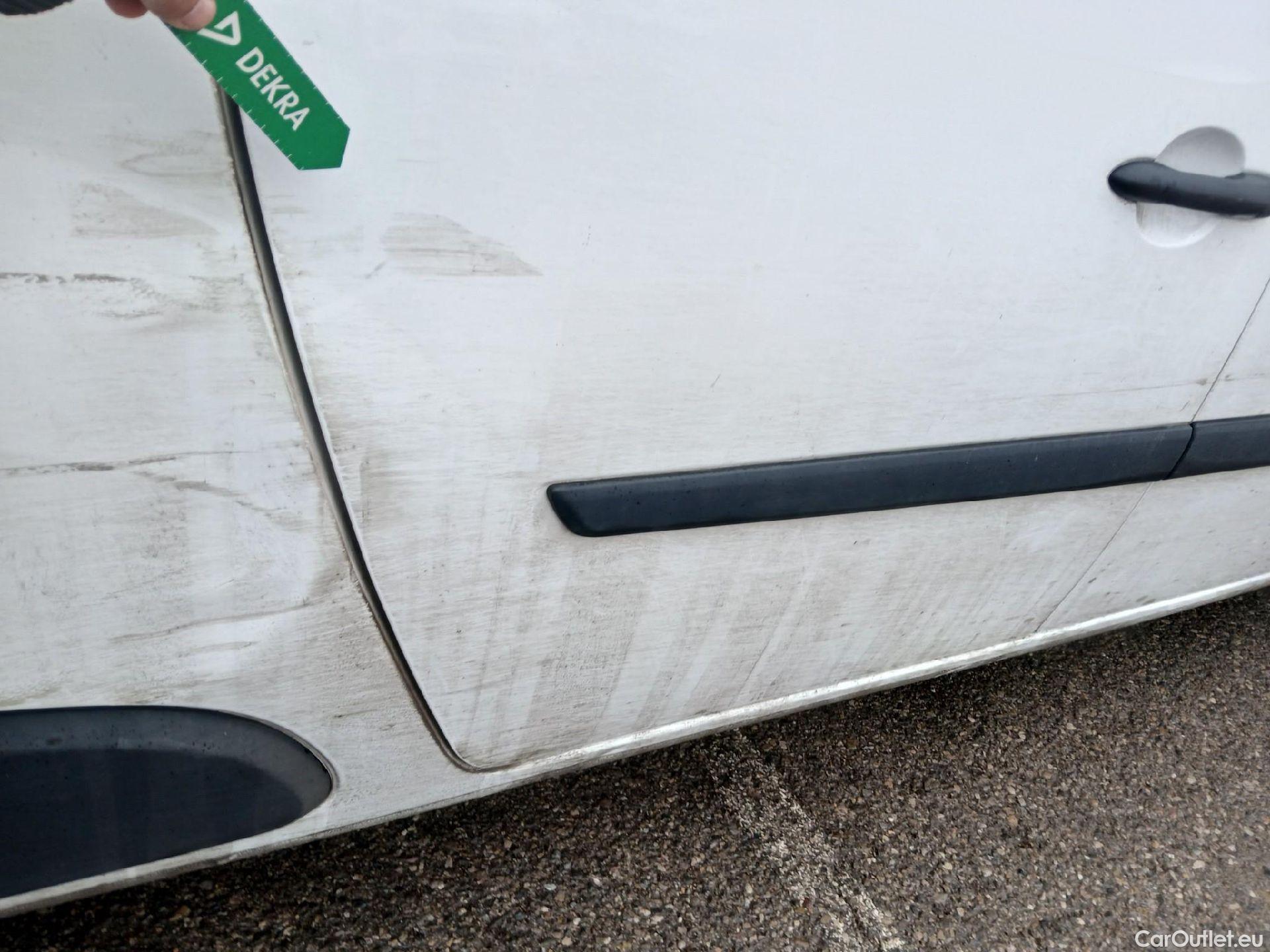  Nissan  NV200 NISSAN NV250 / 2019 / 4P / furgón 2pl 1.5dCi 70 kW (95CV) L2H1 ÓPTIMA #47