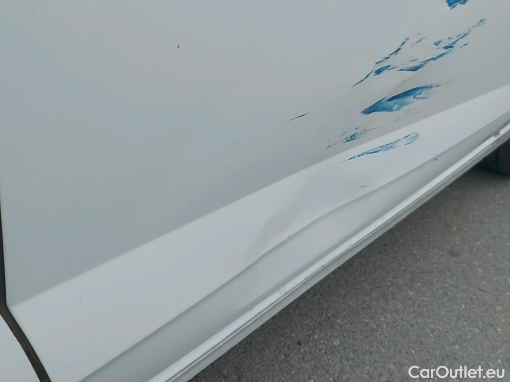  Volkswagen  Polo VOLKSWAGEN  / 2021 / 5P / berlina con portón Life 1.0 TSI 70kW (95CV) #3