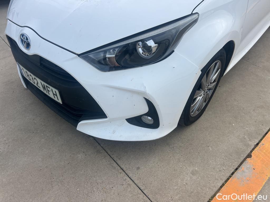  Toyota  Yaris TOYOTA  / 2020 / 5P / berlina con portón 1.5 120H Active Tech #22