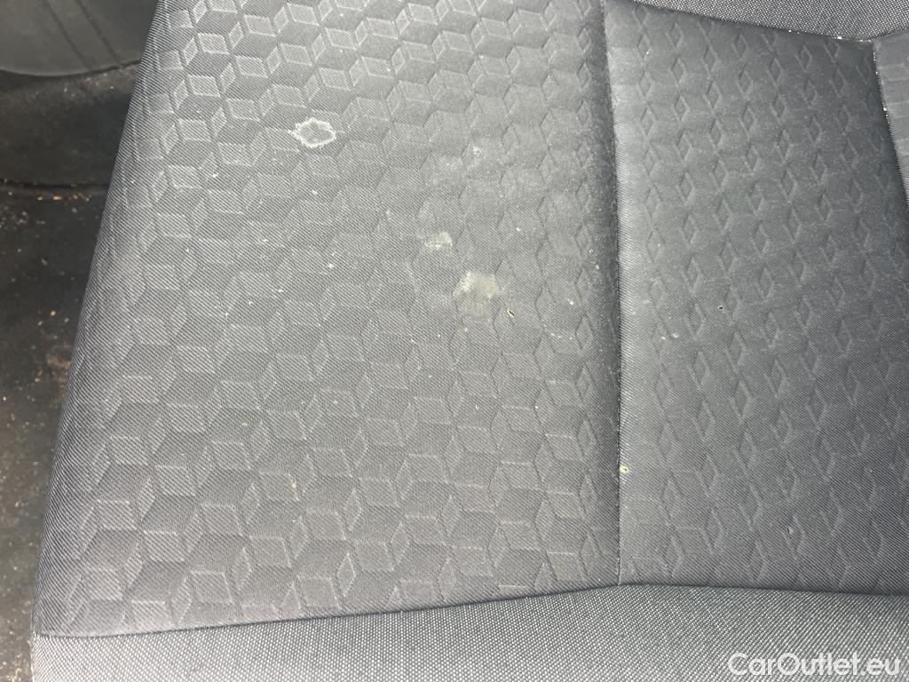  Toyota  Yaris TOYOTA  / 2020 / 5P / berlina con portón 1.5 120H Active Tech #8