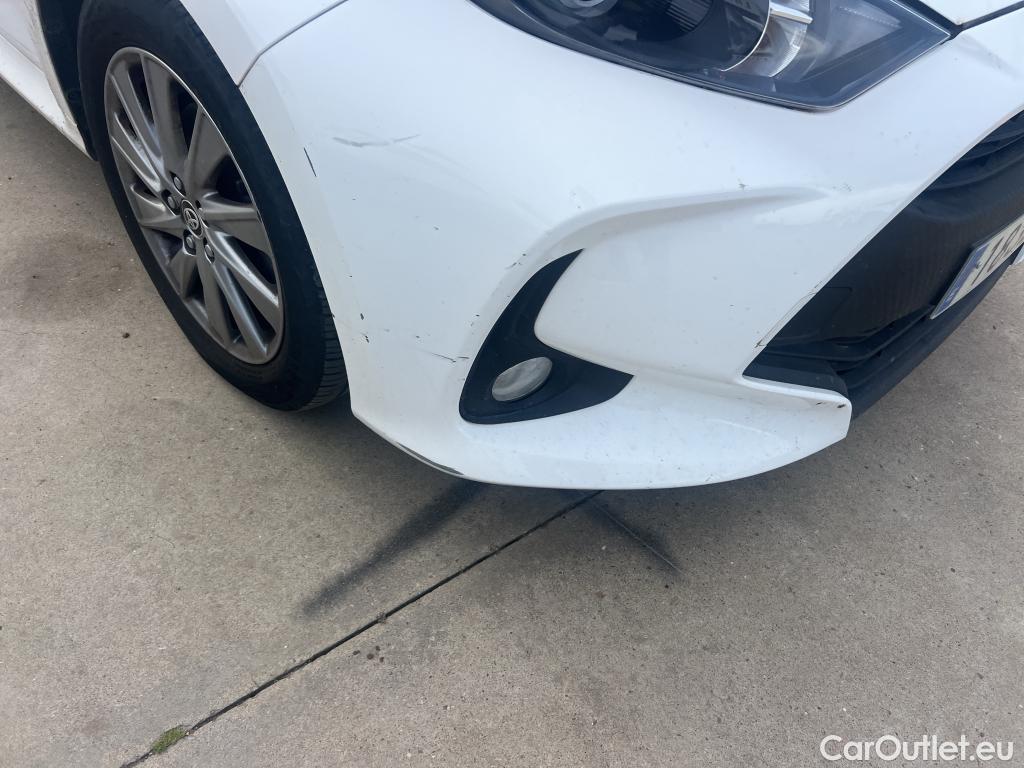  Toyota  Yaris TOYOTA  / 2020 / 5P / berlina con portón 1.5 120H Active Tech #25