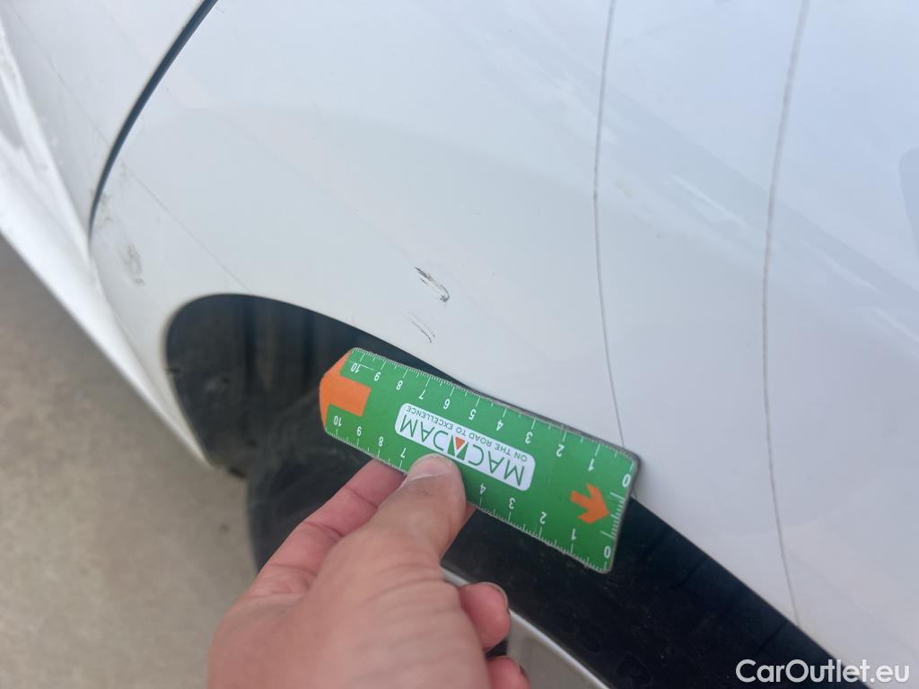  Toyota  Yaris TOYOTA  / 2020 / 5P / berlina con portón 1.5 120H Active Tech #17