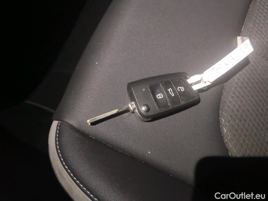  Audi  A1 Sportback AUDI A1 / 2018 / 5P / berlina con portón Sportback Black line 35 TFSI 110kW S tro #1