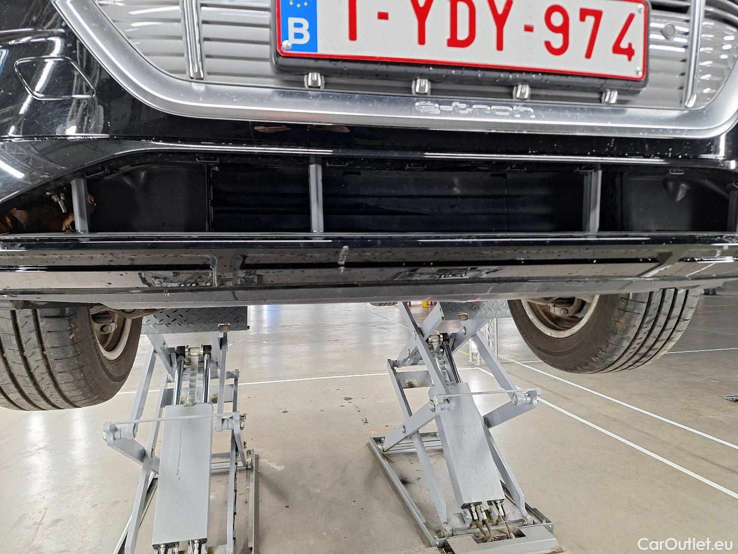  Audi  E-TRON Audi,  '19 BEV, Audi  55 Quattro 5d #11