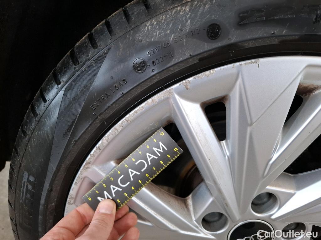  Audi  A3 AUDI  Sportback / 2020 / 5P / Berline 40 TFSI e 204 S Tronic Design Luxe #3