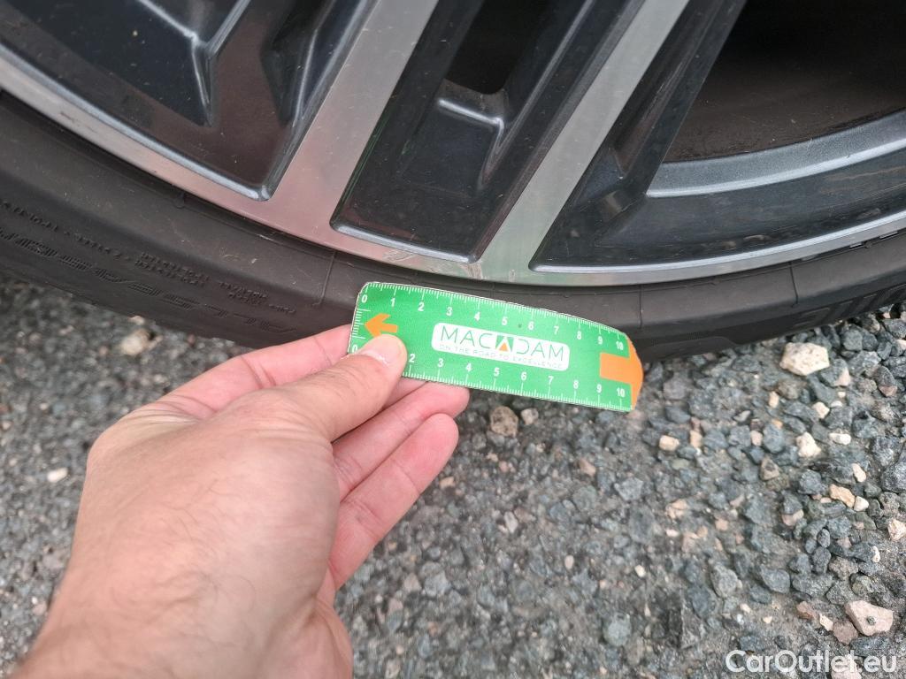  Bmw  Serie 1 BMW Série 1 / 2019 / 5P / Berline 116i DKG7 Business Design #9