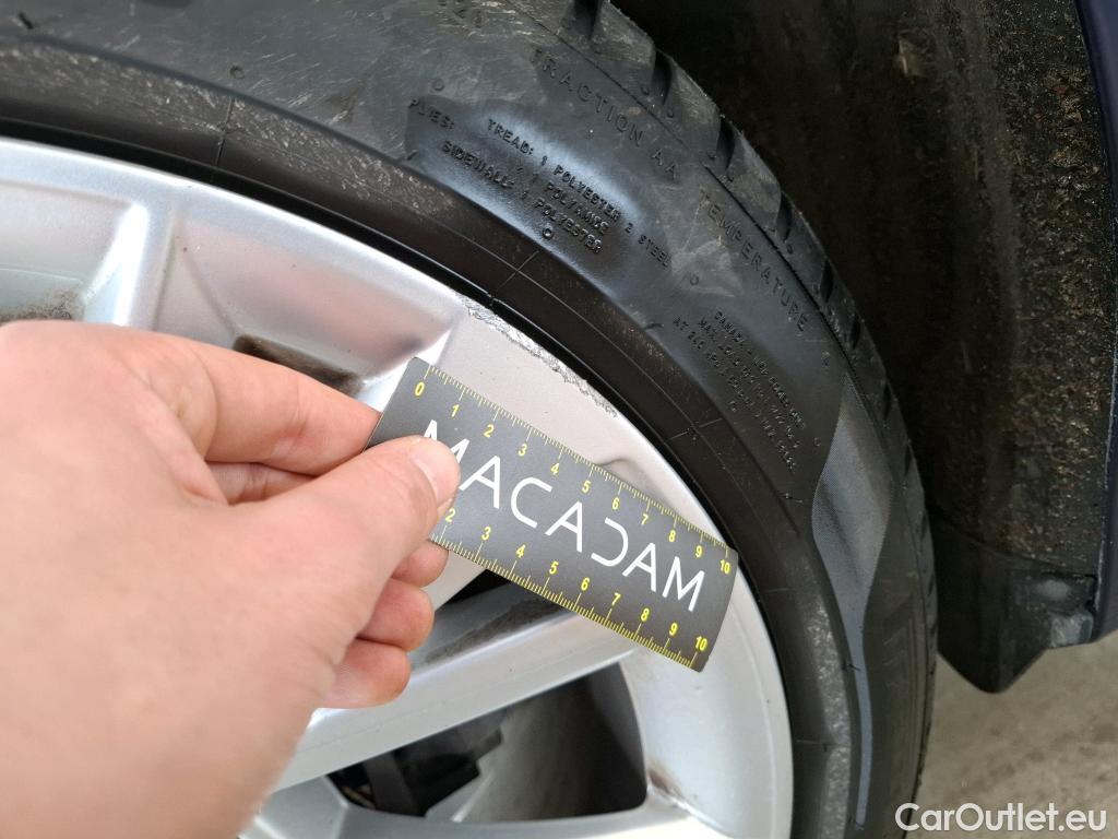  Audi  A3 AUDI  Sportback / 2020 / 5P / Berline 40 TFSI e 204 S Tronic Design Luxe #5