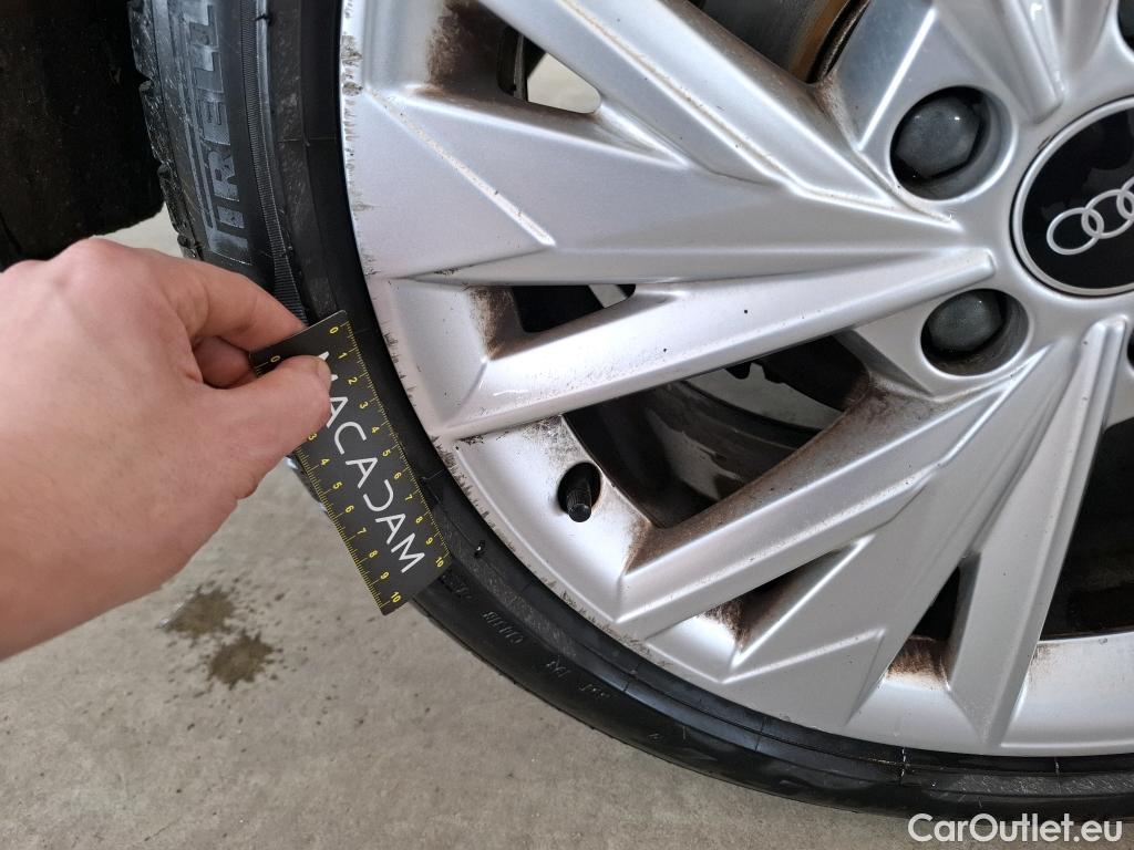  Audi  A3 AUDI  Sportback / 2020 / 5P / Berline 40 TFSI e 204 S Tronic Design Luxe #6