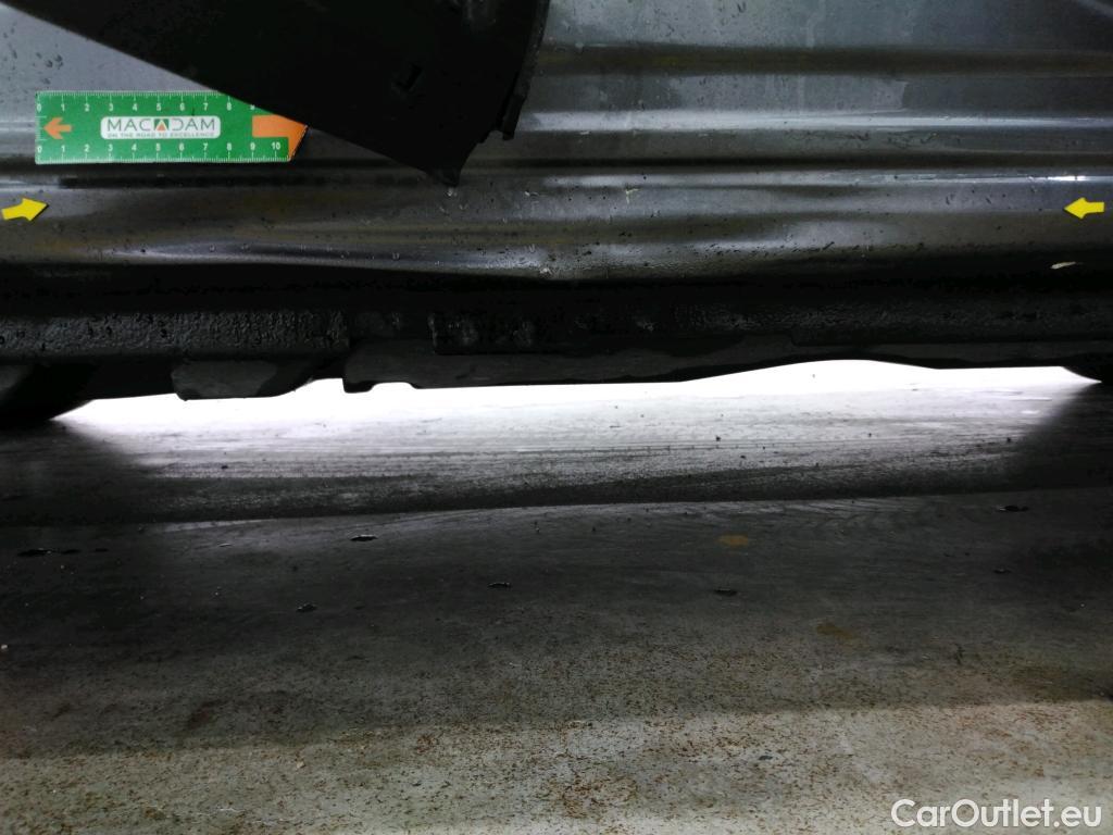  Peugeot  3008 PEUGEOT  / 2020 / 5P / SUV 1.6 HYBRID 225 E-EAT8 Allure Pack #2