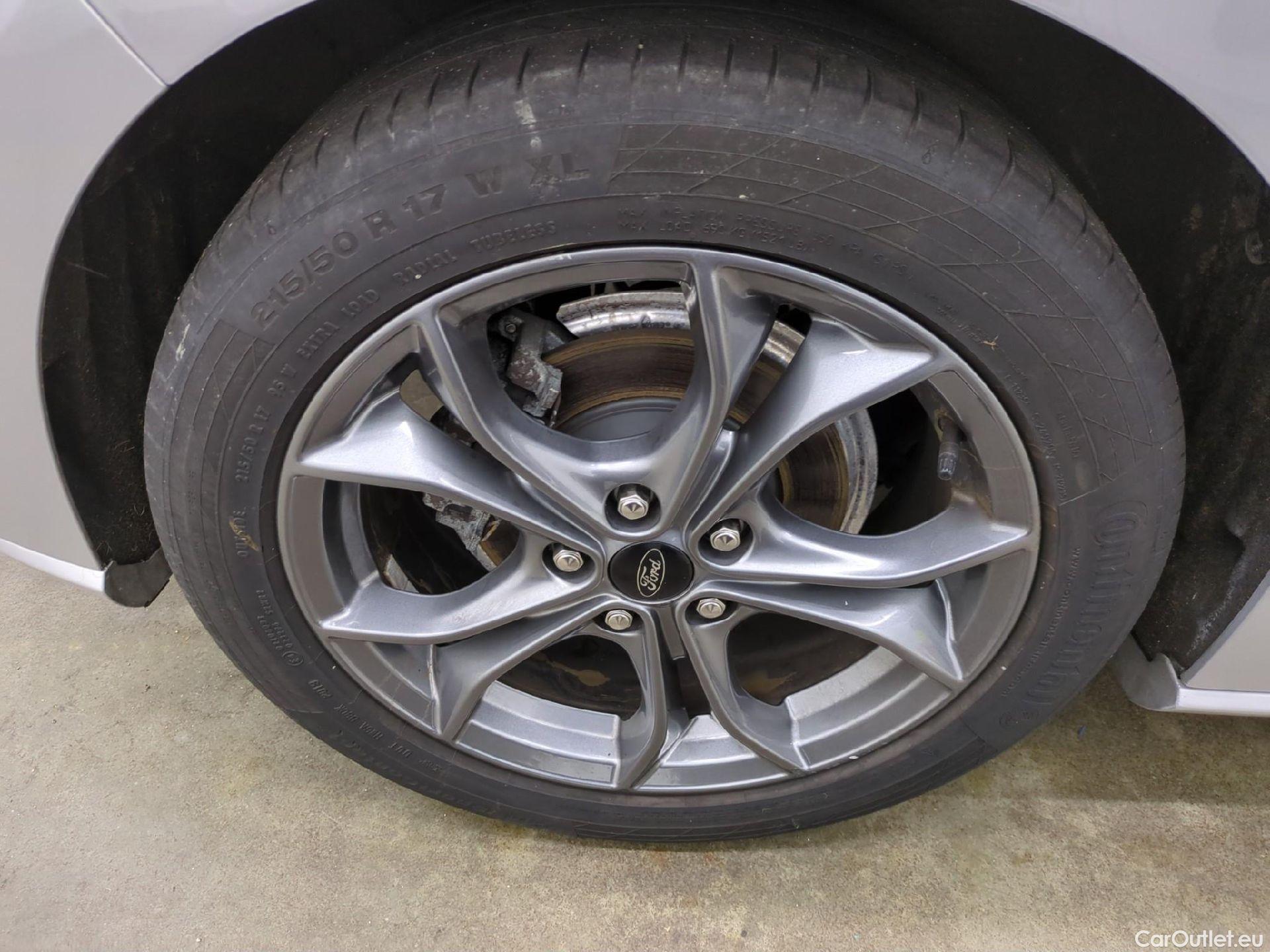  Ford  Focus  Berline ST-Line Business 1.5 EcoBlue 120CV BVA8 E6dT #9