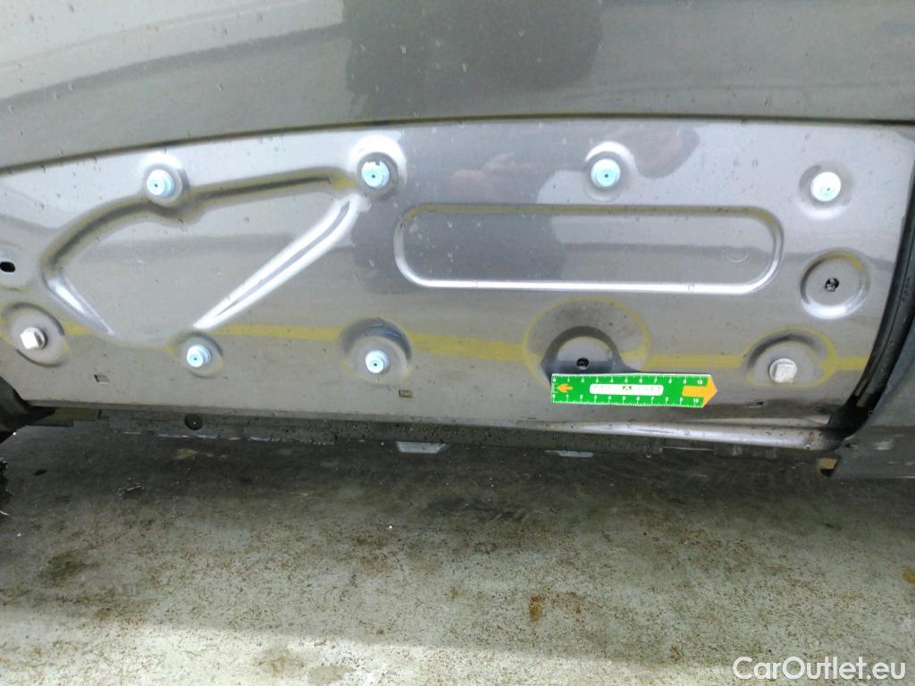  Peugeot  3008 PEUGEOT  / 2020 / 5P / SUV 1.6 HYBRID 225 E-EAT8 Allure Pack #19