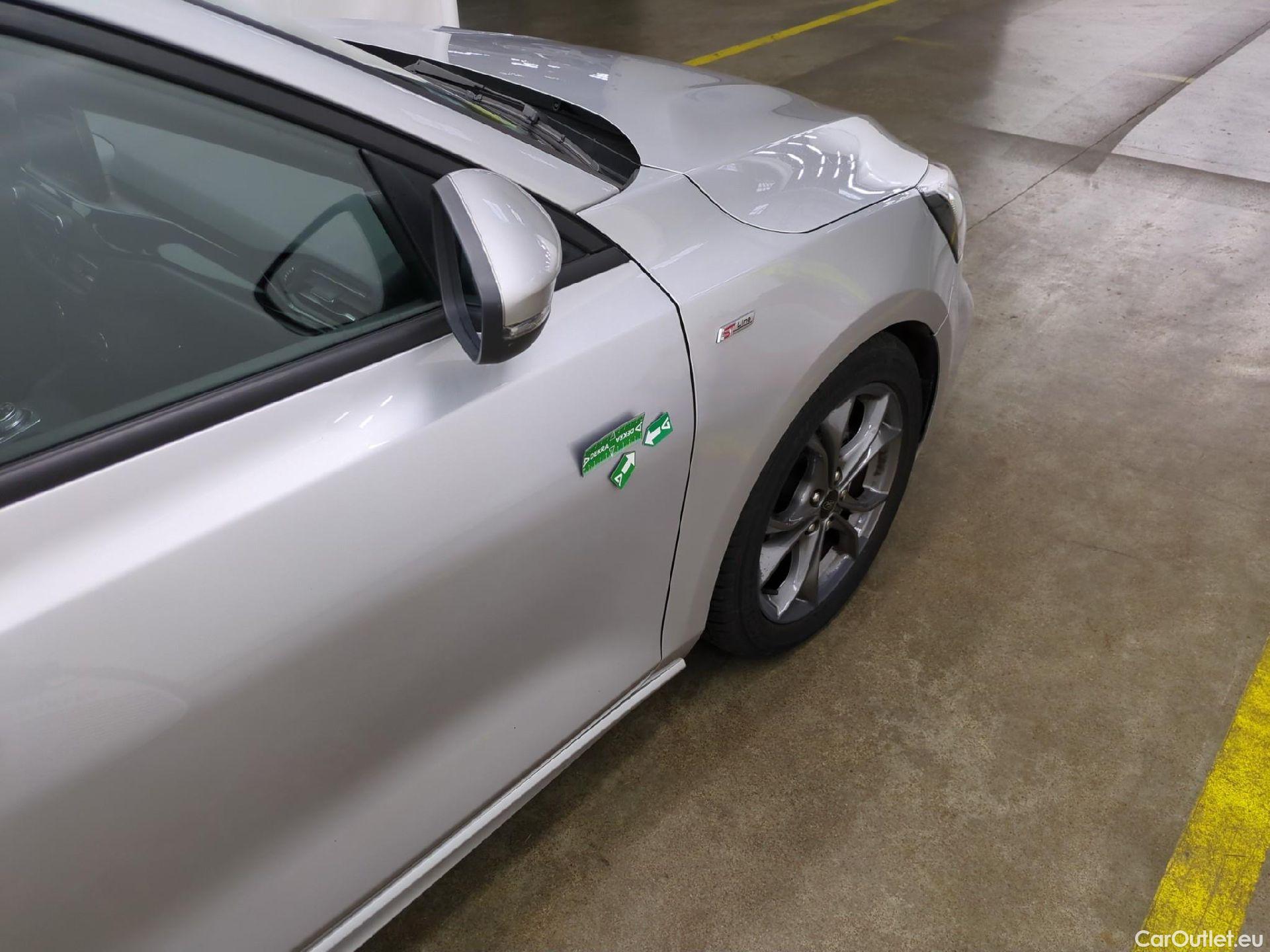  Ford  Focus  Berline ST-Line Business 1.5 EcoBlue 120CV BVA8 E6dT #17