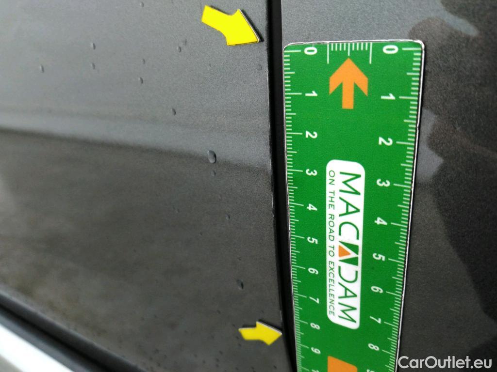  Peugeot  3008 PEUGEOT  / 2020 / 5P / SUV 1.6 HYBRID 225 E-EAT8 Allure Pack #39