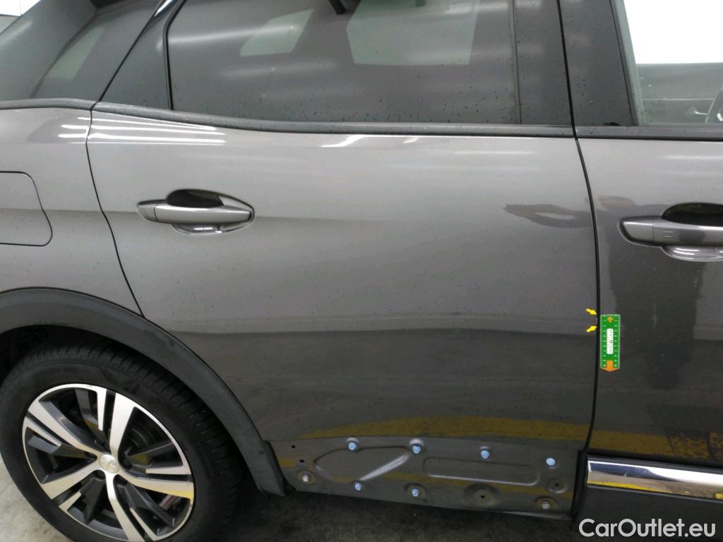  Peugeot  3008 PEUGEOT  / 2020 / 5P / SUV 1.6 HYBRID 225 E-EAT8 Allure Pack #5