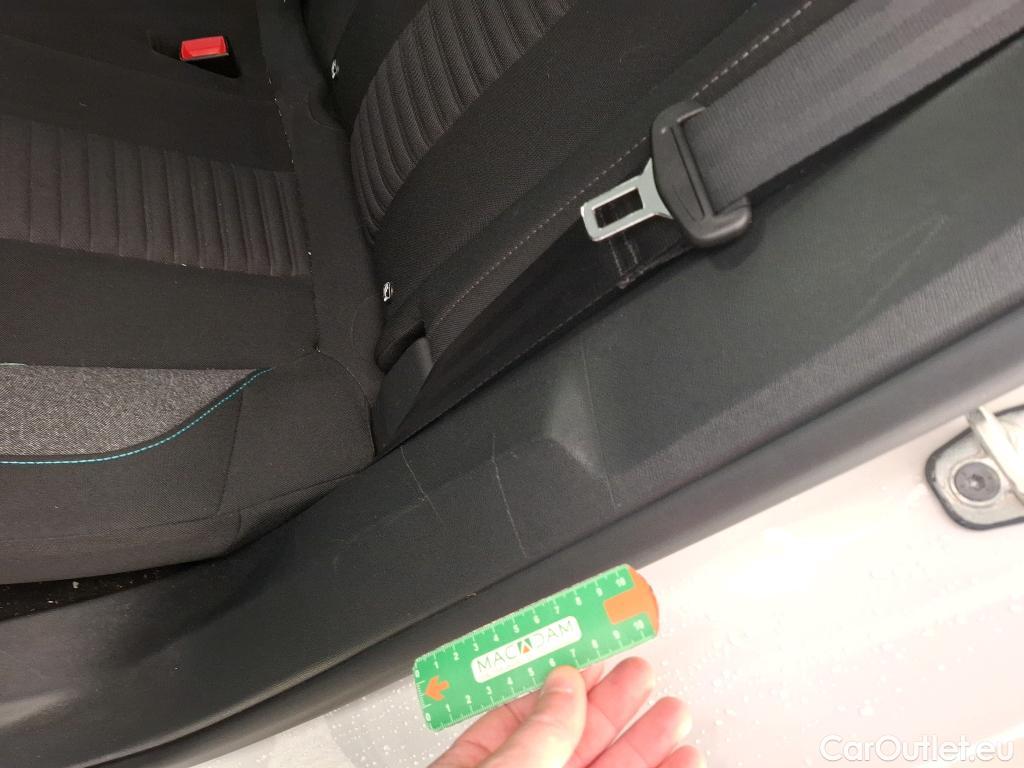  Peugeot  3008  II Style 1.5 HDi 130CV BVA8 E6d #9