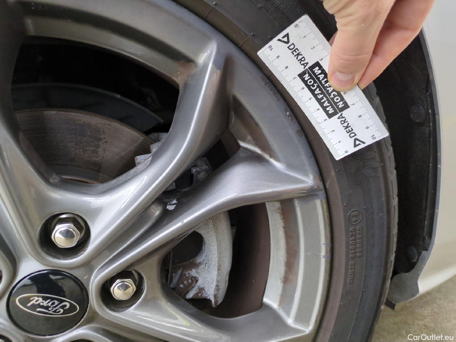  Ford  Focus  Berline ST-Line Business 1.5 EcoBlue 120CV BVA8 E6dT #7