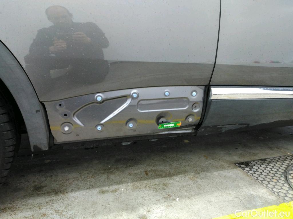  Peugeot  3008 PEUGEOT  / 2020 / 5P / SUV 1.6 HYBRID 225 E-EAT8 Allure Pack #18