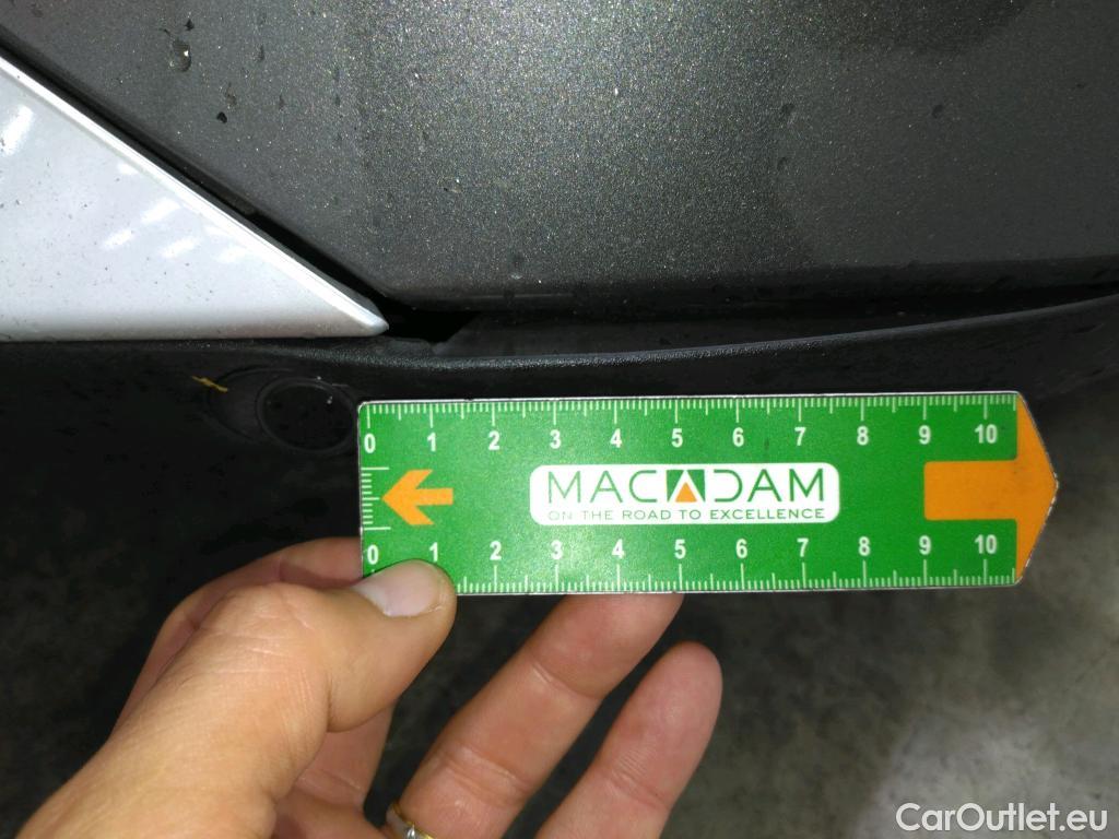  Peugeot  3008 PEUGEOT  / 2020 / 5P / SUV 1.6 HYBRID 225 E-EAT8 Allure Pack #32