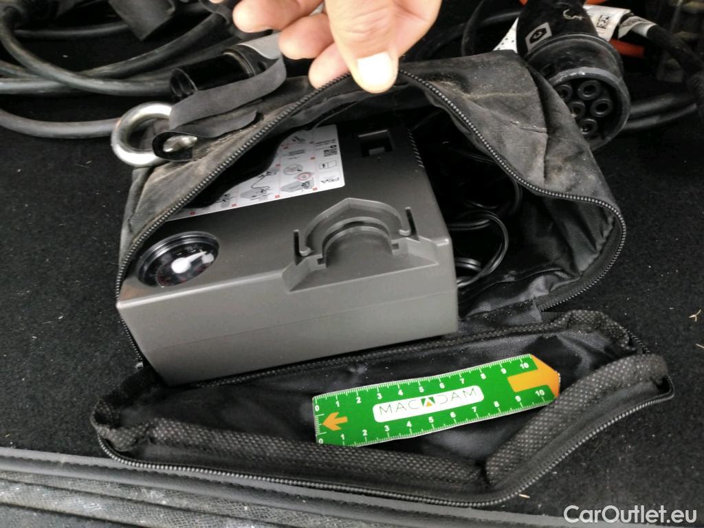  Peugeot  3008 PEUGEOT  / 2020 / 5P / SUV 1.6 HYBRID 225 E-EAT8 Allure Pack #27