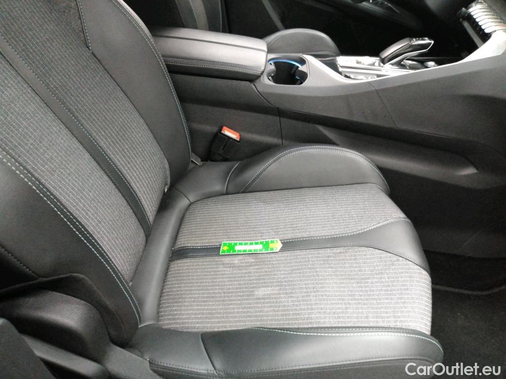  Peugeot  3008 PEUGEOT  / 2020 / 5P / SUV 1.6 HYBRID 225 E-EAT8 Allure Pack #28