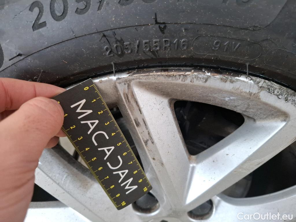  Seat  Leon SEAT  Sportstourer / 2020 / 5P / Break 2.0 TDI 150 DSG S&S Style Business #70