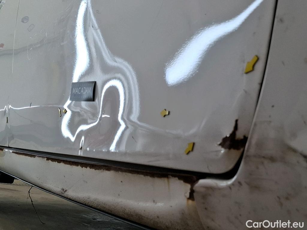  Toyota  Yaris TOYOTA  Hybride 5p Berline 1.5 VVT-I HYBRID France Business #2