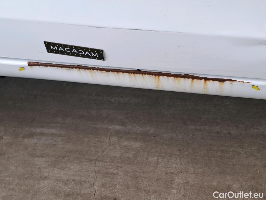  Toyota  Yaris TOYOTA  Hybride 5p Berline 1.5 VVT-I HYBRID France Business #22