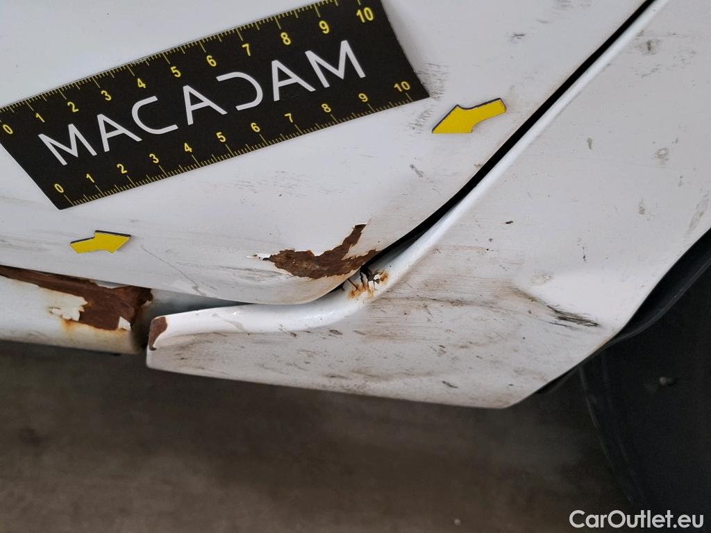  Toyota  Yaris TOYOTA  Hybride 5p Berline 1.5 VVT-I HYBRID France Business #9