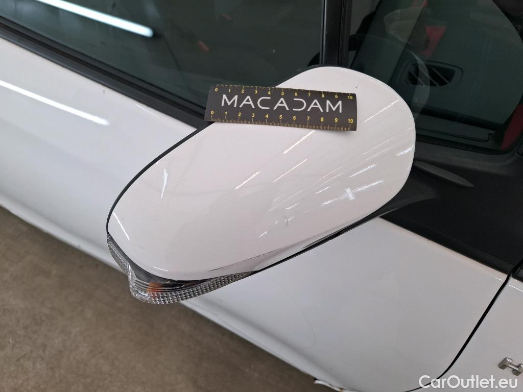  Toyota  Yaris TOYOTA  Hybride 5p Berline 1.5 VVT-I HYBRID France Business #38