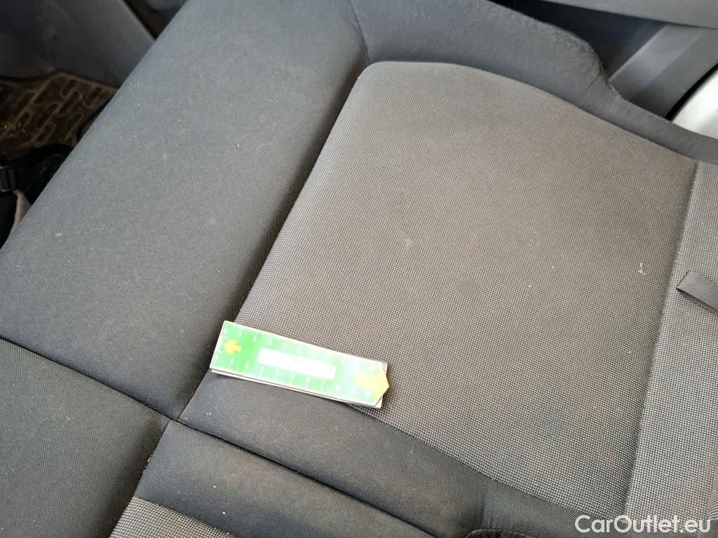  Volkswagen  Crafter VOLKSWAGEN  / 2017 / 4P / Fourgon tôlé 2.0 TDI 140 35 L3H3 4MO Procab Busi Line #39