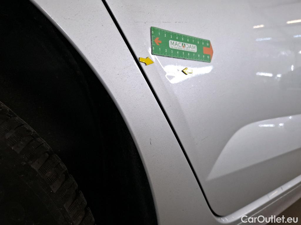  Volkswagen  Polo VOLKSWAGEN  / 2017 / 5P / Berline 1.0 80 Lounge #4