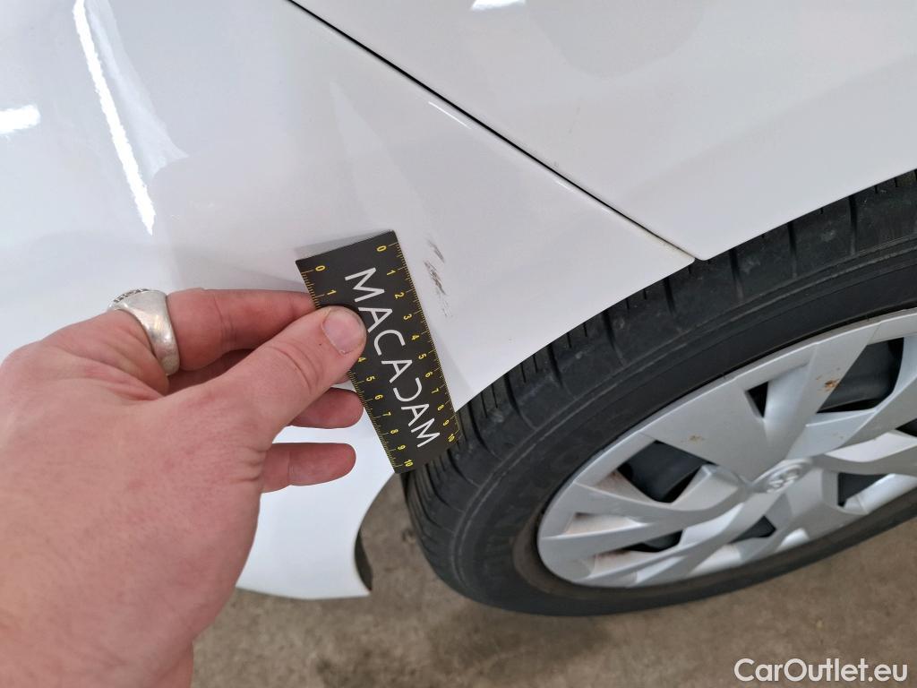  Toyota  Yaris TOYOTA  Hybride 5p Berline 1.5 VVT-I HYBRID France Business #61