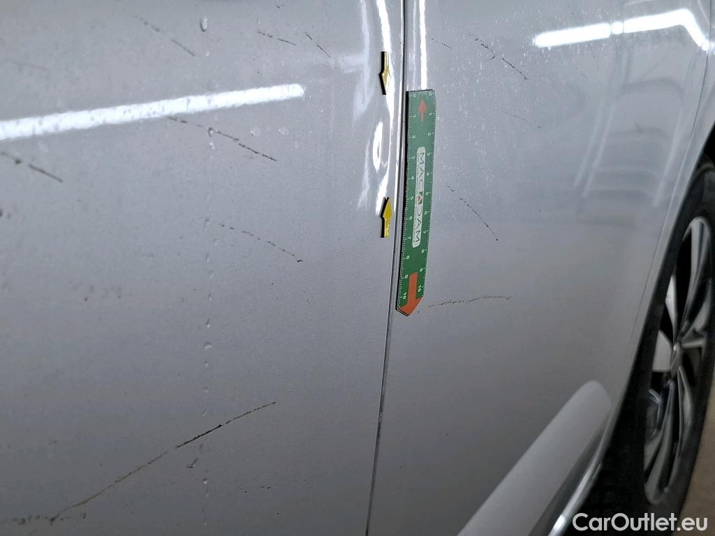  Volkswagen  Polo VOLKSWAGEN  / 2017 / 5P / Berline 1.0 80 Lounge #2