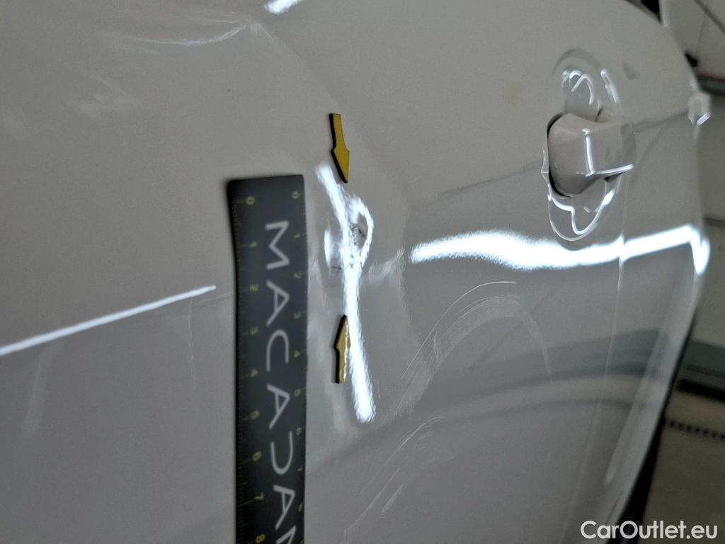  Toyota  Yaris TOYOTA  Hybride 5p Berline 1.5 VVT-I HYBRID France Business #49